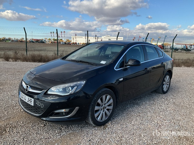 2015 Opel Astra Automobile - Avtomobil: slika 1 2015 Opel Astra Automobile - Avtomobil: slika 1