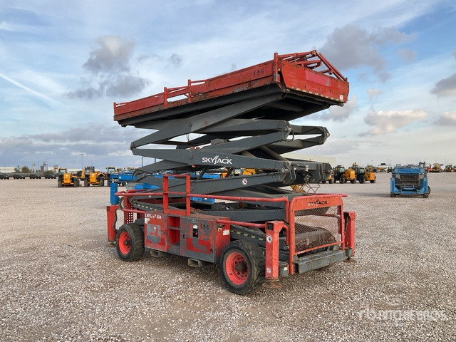 2015 Skyjack SJ9250 4x4 Diesel Scissor Lift - Škarjasta dvižna ploščad: slika 3 2015 Skyjack SJ9250 4x4 Diesel Scissor Lift - Škarjasta dvižna ploščad: slika 3