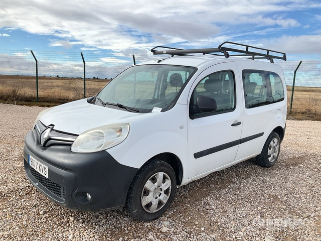 2019 Renault Kangoo Combi Passenger Van - Minibus, Potniški kombi: slika 1 2019 Renault Kangoo Combi Passenger Van - Minibus, Potniški kombi: slika 1