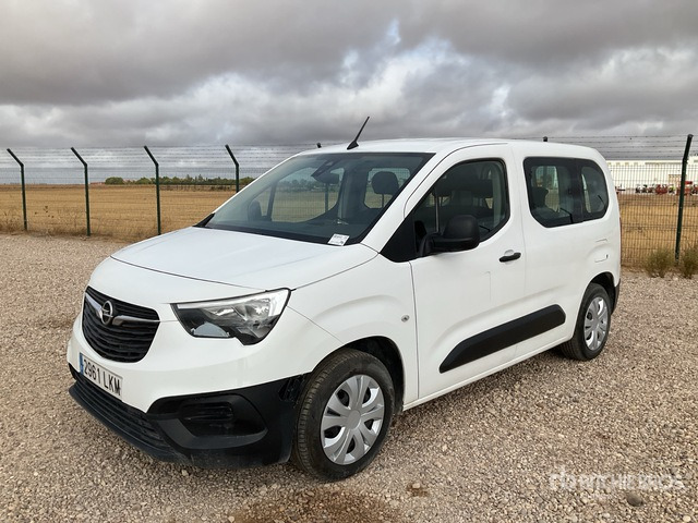 2020 Opel Combo Passenger Van - Minibus, Potniški kombi: slika 2 2020 Opel Combo Passenger Van - Minibus, Potniški kombi: slika 2