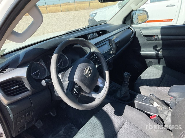 2020 Toyota Hilux 4x4 Crew Cab Pickup - Poltovornjak: slika 5 2020 Toyota Hilux 4x4 Crew Cab Pickup - Poltovornjak: slika 5