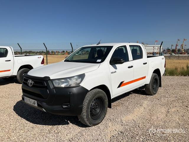2020 Toyota Hilux 4x4 Crew Cab Pickup - Poltovornjak: slika 1 2020 Toyota Hilux 4x4 Crew Cab Pickup - Poltovornjak: slika 1