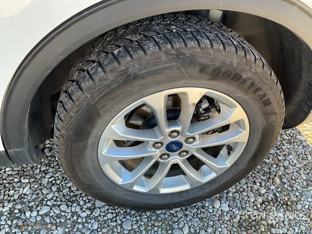 2021 Ford Kuga Automobile - SUV: slika 4 2021 Ford Kuga Automobile - SUV: slika 4