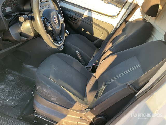 Dostavno vozilo 2018 Fiat Fiorino Cargo Van: slika 6