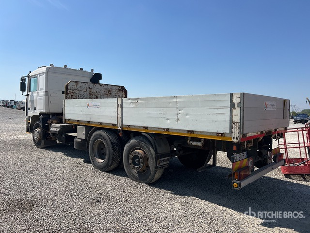 1992 Volvo F12 6x2 (Inoperable) Flatbed Truck - Tovornjak s kesonom: slika 4 1992 Volvo F12 6x2 (Inoperable) Flatbed Truck - Tovornjak s kesonom: slika 4