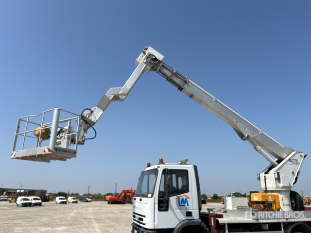 2000 Iveco Eurocargo 130E18 2000 Multitel Pagliero J322.200 ... Bucket Truck - Dvižna ploščad montirana na tovornjak: slika 5 2000 Iveco Eurocargo 130E18 2000 Multitel Pagliero J322.200 ... Bucket Truck - Dvižna ploščad montirana na tovornjak: slika 5