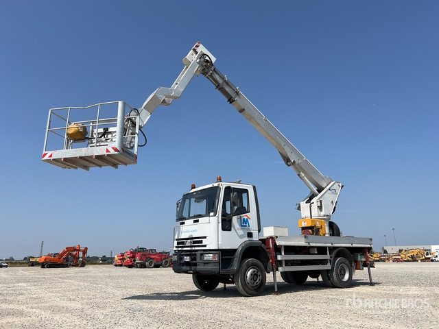 2000 Iveco Eurocargo 130E18 2000 Multitel Pagliero J322.200 ... Bucket Truck - Dvižna ploščad montirana na tovornjak: slika 2 2000 Iveco Eurocargo 130E18 2000 Multitel Pagliero J322.200 ... Bucket Truck - Dvižna ploščad montirana na tovornjak: slika 2