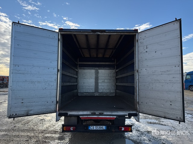 2005 Renault Mascott 160.65 4x2 Curtain Side Truck - Tovornjak s ponjavo: slika 4 2005 Renault Mascott 160.65 4x2 Curtain Side Truck - Tovornjak s ponjavo: slika 4