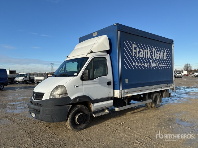 2005 Renault Mascott 160.65 4x2 Curtain Side Truck - Tovornjak s ponjavo: slika 1 2005 Renault Mascott 160.65 4x2 Curtain Side Truck - Tovornjak s ponjavo: slika 1