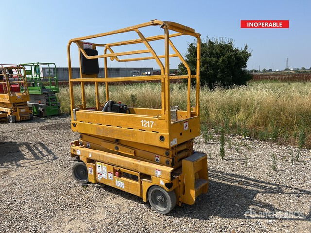 2006 Haulotte Optimum 8 Electric (Inoperable) Scissor Lift - Škarjasta dvižna ploščad: slika 1 2006 Haulotte Optimum 8 Electric (Inoperable) Scissor Lift - Škarjasta dvižna ploščad: slika 1