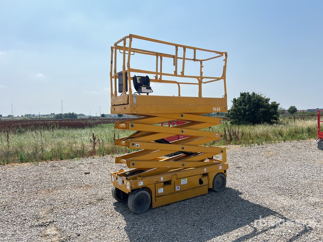 2007 Haulotte Compact 10N Electric Scissor Lift - Škarjasta dvižna ploščad: slika 1 2007 Haulotte Compact 10N Electric Scissor Lift - Škarjasta dvižna ploščad: slika 1