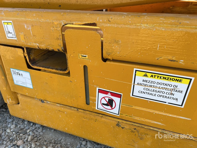 2007 Haulotte Compact 10N Electric Scissor Lift - Škarjasta dvižna ploščad: slika 5 2007 Haulotte Compact 10N Electric Scissor Lift - Škarjasta dvižna ploščad: slika 5