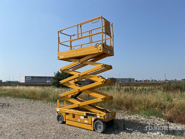2007 Haulotte Compact 10N Electric Scissor Lift - Škarjasta dvižna ploščad: slika 1 2007 Haulotte Compact 10N Electric Scissor Lift - Škarjasta dvižna ploščad: slika 1