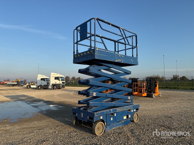 2008 Haulotte Compact12 Electric Scissor Lift - Škarjasta dvižna ploščad: slika 2 2008 Haulotte Compact12 Electric Scissor Lift - Škarjasta dvižna ploščad: slika 2