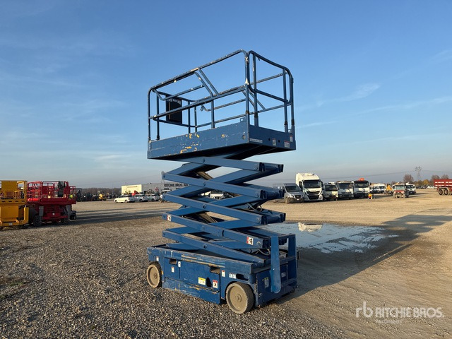 2008 Haulotte Compact12 Electric Scissor Lift - Škarjasta dvižna ploščad: slika 3 2008 Haulotte Compact12 Electric Scissor Lift - Škarjasta dvižna ploščad: slika 3