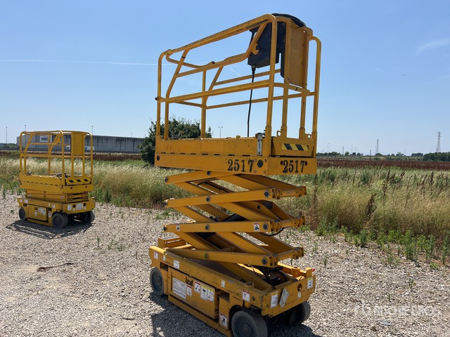 2009 Haulotte Optimum 8 Electric Scissor Lift - Škarjasta dvižna ploščad: slika 3 2009 Haulotte Optimum 8 Electric Scissor Lift - Škarjasta dvižna ploščad: slika 3