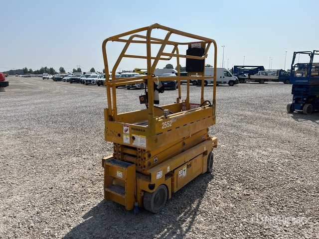 2009 Haulotte Optimum 8NT Electric (Inoperable) Scissor Lift - Škarjasta dvižna ploščad: slika 4 2009 Haulotte Optimum 8NT Electric (Inoperable) Scissor Lift - Škarjasta dvižna ploščad: slika 4