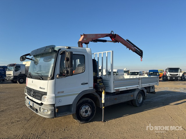 2009 Mercedes-Benz MB 818 K 2009 Fassi F65A.23 2710 kg on 4x2 Flatbed Truck with Crane - Tovornjak s kesonom, Tovornjak z dvigalom: slika 1 2009 Mercedes-Benz MB 818 K 2009 Fassi F65A.23 2710 kg on 4x2 Flatbed Truck with Crane - Tovornjak s kesonom, Tovornjak z dvigalom: slika 1
