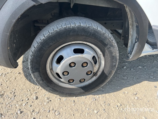 2010 Iveco Daily 35C18 Curtain Side Truck - Mulčer: slika 5 2010 Iveco Daily 35C18 Curtain Side Truck - Mulčer: slika 5