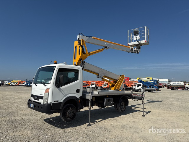 2011 Nissan Cabstar 35 - 11 2011 Multitel Pagliero MX250EX ... Bucket Truck - Dvižna ploščad montirana na tovornjak: slika 1 2011 Nissan Cabstar 35 - 11 2011 Multitel Pagliero MX250EX ... Bucket Truck - Dvižna ploščad montirana na tovornjak: slika 1