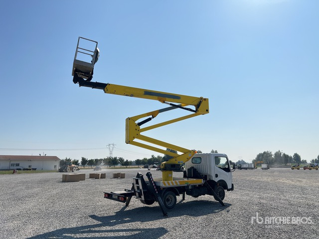 2011 Renault Maxity 2011 Socage DA324 24 m on Bucket Truck - Dvižna ploščad montirana na tovornjak: slika 4 2011 Renault Maxity 2011 Socage DA324 24 m on Bucket Truck - Dvižna ploščad montirana na tovornjak: slika 4