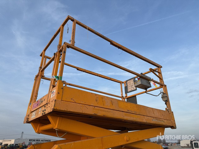 2013 Skyjack SJIII4626 Electric Scissor Lift - Škarjasta dvižna ploščad: slika 5 2013 Skyjack SJIII4626 Electric Scissor Lift - Škarjasta dvižna ploščad: slika 5