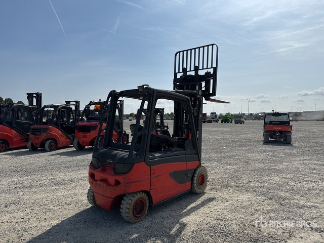 2014 Linde E30L-01 3000 kg Electric Forklift - Električni viličar: slika 4 2014 Linde E30L-01 3000 kg Electric Forklift - Električni viličar: slika 4