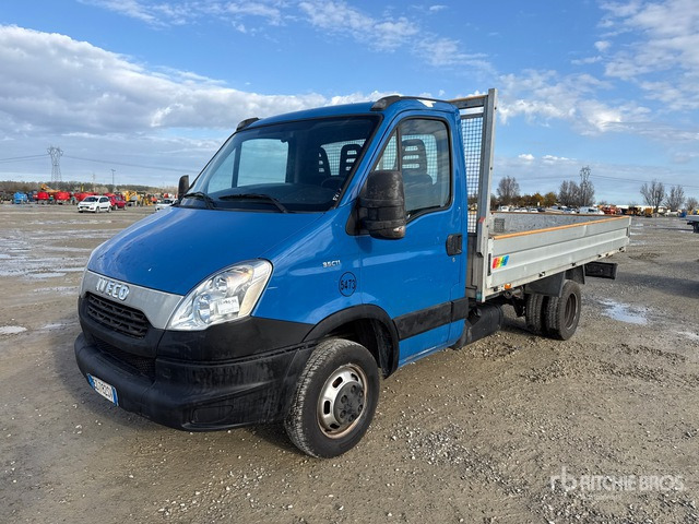 2015 Iveco Daily 35C11 Flatbed Truck - Tovornjak s kesonom: slika 1 2015 Iveco Daily 35C11 Flatbed Truck - Tovornjak s kesonom: slika 1
