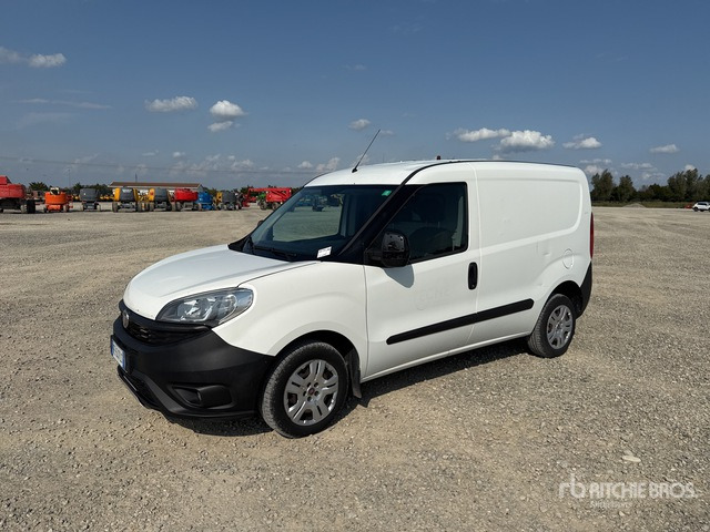 2016 Fiat Doblo Autocarro furgonato - Mali kombi: slika 3 2016 Fiat Doblo Autocarro furgonato - Mali kombi: slika 3