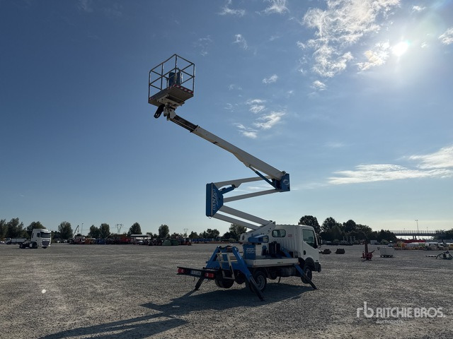2016 Nissan Cabstar 35.12 2014 Socage DA320 20 m on Bucket Truck - Dvižna ploščad montirana na tovornjak: slika 3 2016 Nissan Cabstar 35.12 2014 Socage DA320 20 m on Bucket Truck - Dvižna ploščad montirana na tovornjak: slika 3