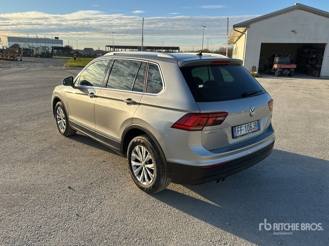 2016 Volkswagen Tiguan SUV - SUV: slika 2 2016 Volkswagen Tiguan SUV - SUV: slika 2