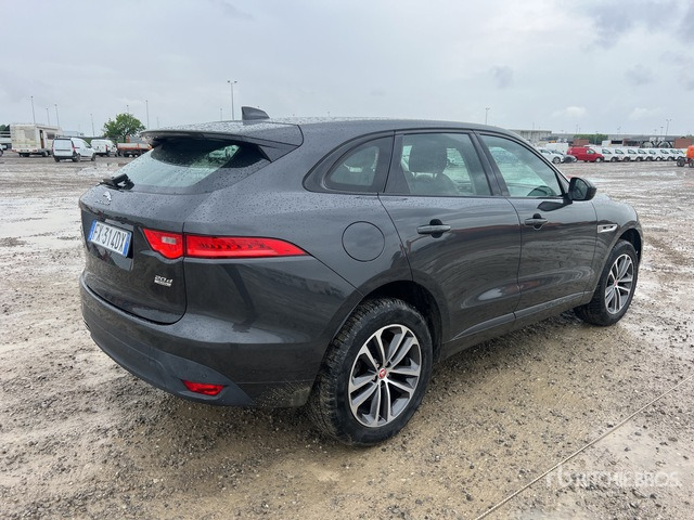 2019 Jaguar F-Pace 2.0D I4 180CV R-SPORT AWD SUV - SUV: slika 3 2019 Jaguar F-Pace 2.0D I4 180CV R-SPORT AWD SUV - SUV: slika 3