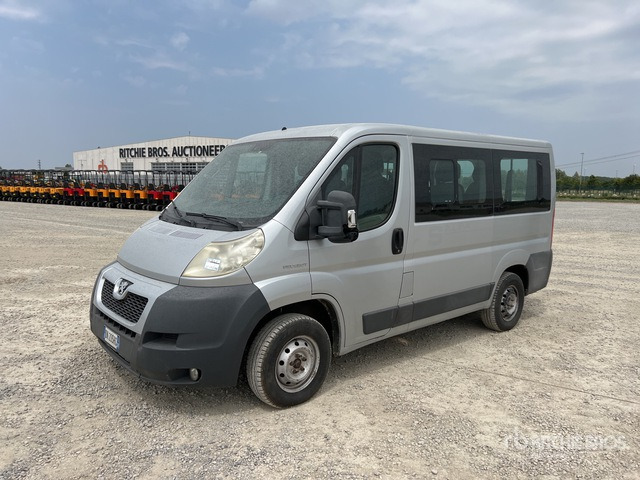 2008 Peugeot Boxer 9-Seat Bus - Avtobus: slika 2 2008 Peugeot Boxer 9-Seat Bus - Avtobus: slika 2