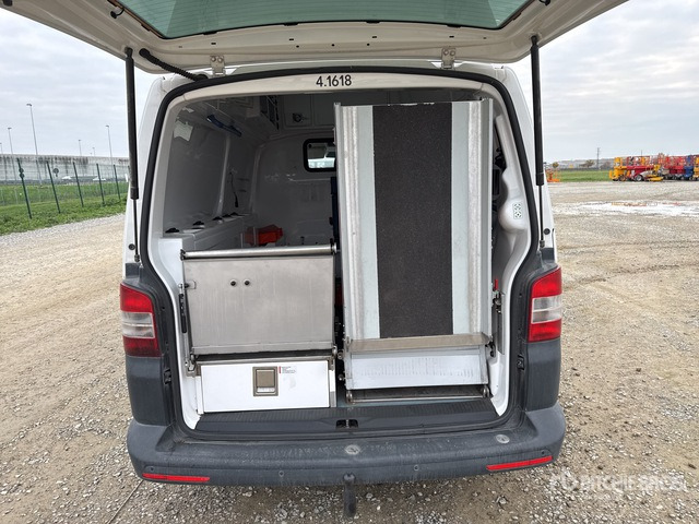 2014 Volkswagen Transporter Ambulance - Drugi stroj: slika 4 2014 Volkswagen Transporter Ambulance - Drugi stroj: slika 4