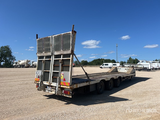 1977 Titan T32S3 Tri/A Semi-Remorque Porte-Engin ... Lowboy Trailer - Nizko noseča polprikolica: slika 3 1977 Titan T32S3 Tri/A Semi-Remorque Porte-Engin ... Lowboy Trailer - Nizko noseča polprikolica: slika 3
