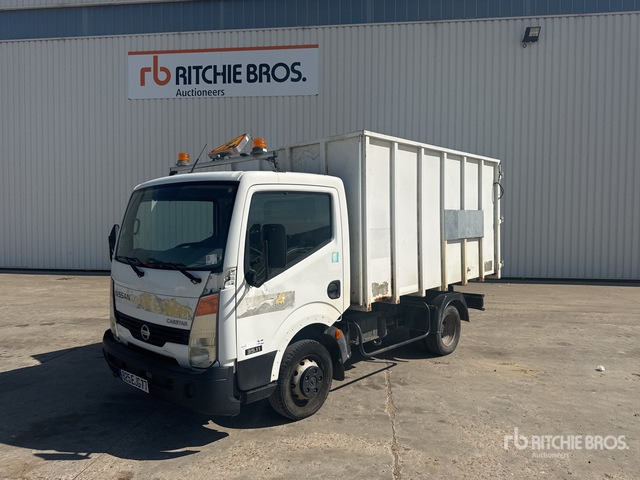 2007 Nissan Cabstar 35.11 4x2 Camion Benne Dump Truck: Light Duty - Tovornjak prekucnik: slika 2 2007 Nissan Cabstar 35.11 4x2 Camion Benne Dump Truck: Light Duty - Tovornjak prekucnik: slika 2