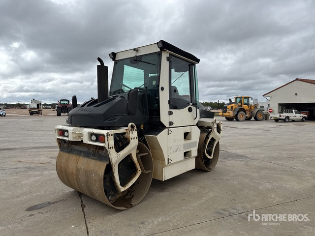 2011 Bomag BW154AP-AM Compacteur Vibrant Tandem Double Drum Roller - Cestni valjar: slika 3 2011 Bomag BW154AP-AM Compacteur Vibrant Tandem Double Drum Roller - Cestni valjar: slika 3