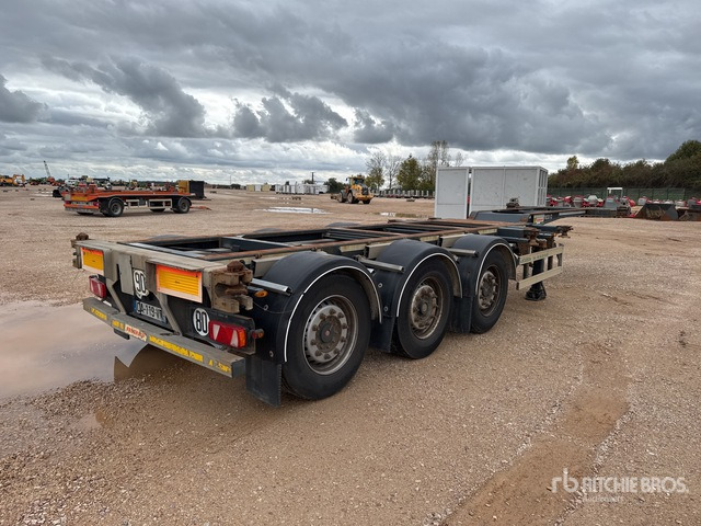 2012 Fruehauf D.0033.06.02 Tri/A Remorque Porte-Conteneur ... Container Trailer - Kontejnerska prikolica/ Prikolica z zamenljivim tovoriščem: slika 3 2012 Fruehauf D.0033.06.02 Tri/A Remorque Porte-Conteneur ... Container Trailer - Kontejnerska prikolica/ Prikolica z zamenljivim tovoriščem: slika 3