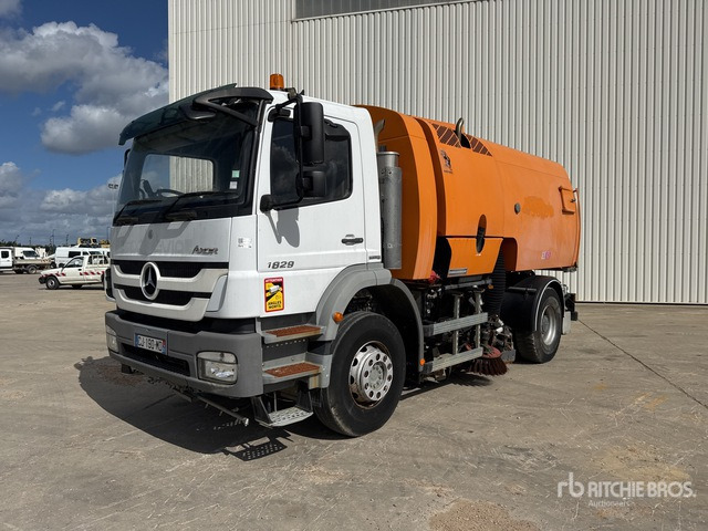 2012 Mercedes-Benz AXOR 1829 Eurovoirie on Balayeuse Sweeper Truck - Vozilo za pometanje: slika 2 2012 Mercedes-Benz AXOR 1829 Eurovoirie on Balayeuse Sweeper Truck - Vozilo za pometanje: slika 2