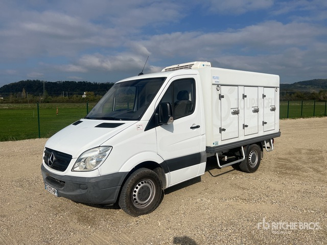 2012 Mercedes-Benz Sprinter 310 DCi 4x2 Crew Cab Camion Frigorifiqu ... Refrigerated Truck - Tovornjak hladilnik: slika 1 2012 Mercedes-Benz Sprinter 310 DCi 4x2 Crew Cab Camion Frigorifiqu ... Refrigerated Truck - Tovornjak hladilnik: slika 1