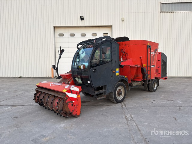 2013 Kuhn SPV12 Melangeuse Distributrice Automo ... Feed Mixer - Mešalnik za krmo: slika 1 2013 Kuhn SPV12 Melangeuse Distributrice Automo ... Feed Mixer - Mešalnik za krmo: slika 1