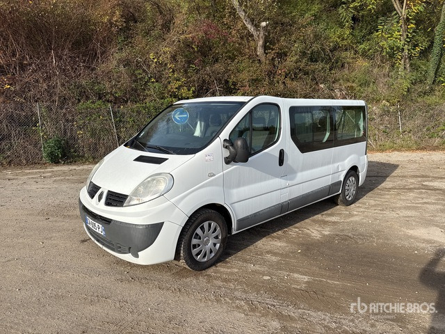 2013 Renault Trafic Minibus Minivan - Potniški kombi: slika 1 2013 Renault Trafic Minibus Minivan - Potniški kombi: slika 1