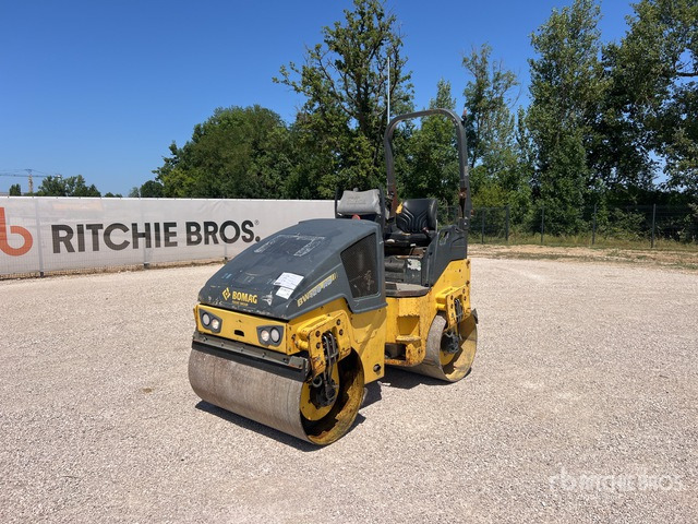 2015 Bomag BW120AD-5 Compacteur Vibrant Tandem Double Drum Roller - Cestni valjar: slika 2 2015 Bomag BW120AD-5 Compacteur Vibrant Tandem Double Drum Roller - Cestni valjar: slika 2