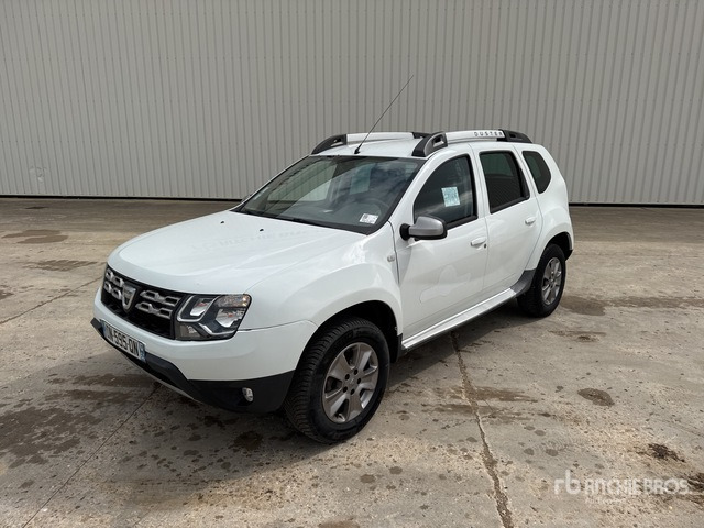 2015 DACIA Duster 4x4 Vehicule Utilitaire Cargo Van - Avtomobil: slika 1 2015 DACIA Duster 4x4 Vehicule Utilitaire Cargo Van - Avtomobil: slika 1