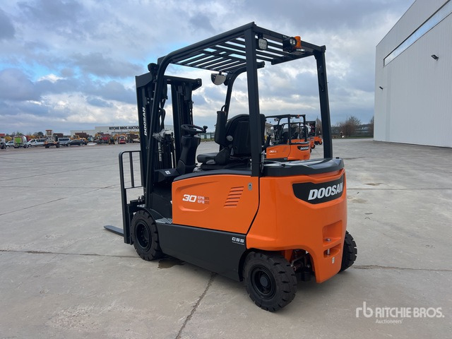 2023 Doosan B30X-7 PLUS 3000 kg Chariot Elevateur Elect ... Electric Forklift - Električni viličar: slika 4 2023 Doosan B30X-7 PLUS 3000 kg Chariot Elevateur Elect ... Electric Forklift - Električni viličar: slika 4