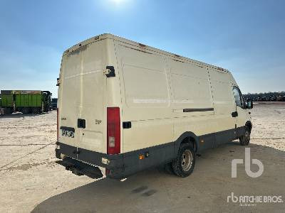 IVECO DAILY 35C12 Vehicule Utilitaire - Furgon: slika 3 IVECO DAILY 35C12 Vehicule Utilitaire - Furgon: slika 3