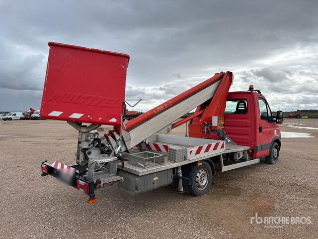 Iveco 35S11 Bucket Truck - Dvižna ploščad montirana na tovornjak: slika 3 Iveco 35S11 Bucket Truck - Dvižna ploščad montirana na tovornjak: slika 3