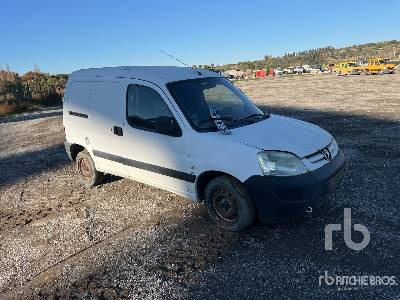 PEUGEOT PARTNER Vehicule Utilitaire (Inoperable) - Furgon: slika 4 PEUGEOT PARTNER Vehicule Utilitaire (Inoperable) - Furgon: slika 4