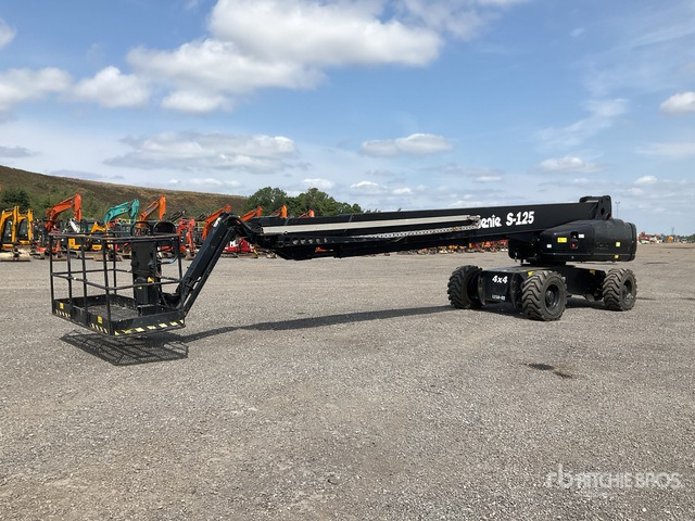 2009 Genie S125 4WD Diesel Articulating Boom Lift - Zglobna dvižna ploščad: slika 4 2009 Genie S125 4WD Diesel Articulating Boom Lift - Zglobna dvižna ploščad: slika 4