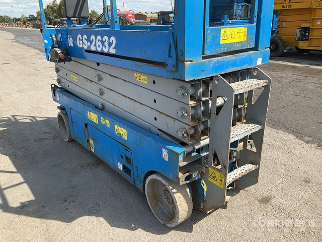 2011 Genie GS2632 Electric Scissor Lift - Škarjasta dvižna ploščad: slika 5 2011 Genie GS2632 Electric Scissor Lift - Škarjasta dvižna ploščad: slika 5